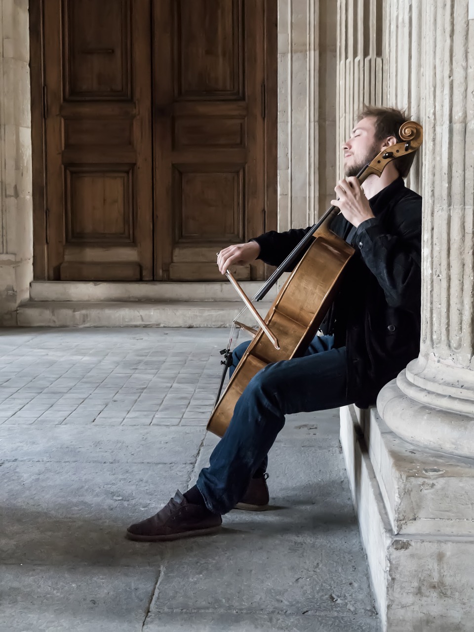 musician louvre paris free photo