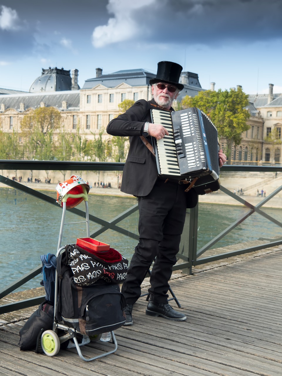 musician street paris free photo