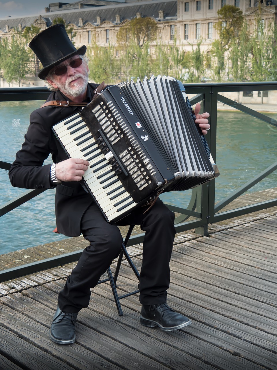 musician street paris free photo