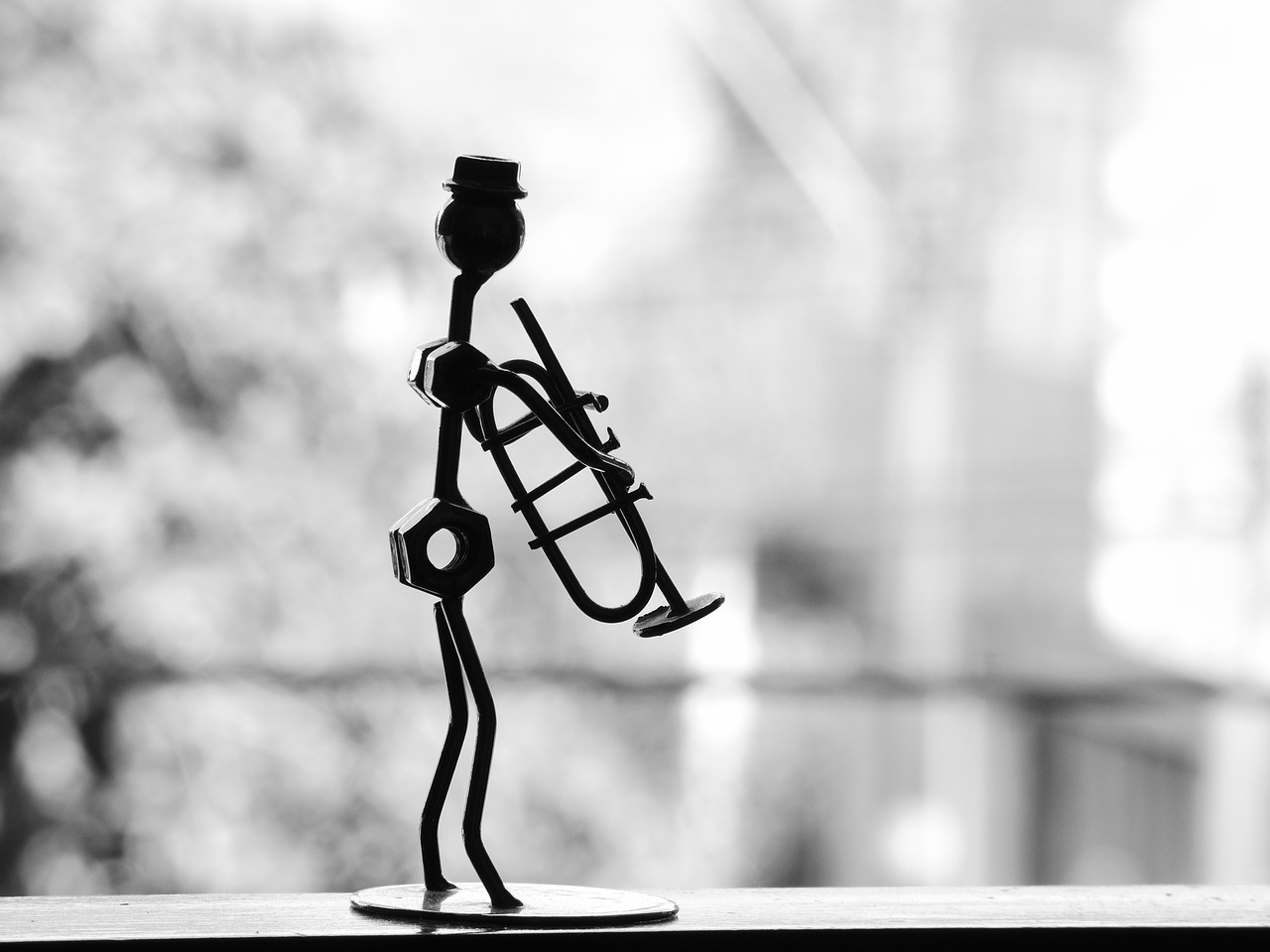 musician trumpet metal free photo