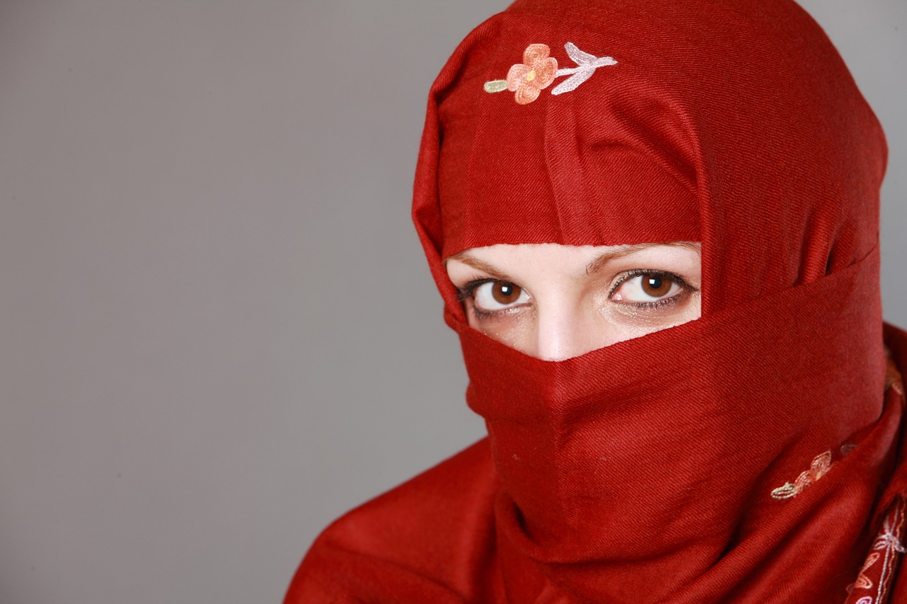muslima muslim woman eyes free photo