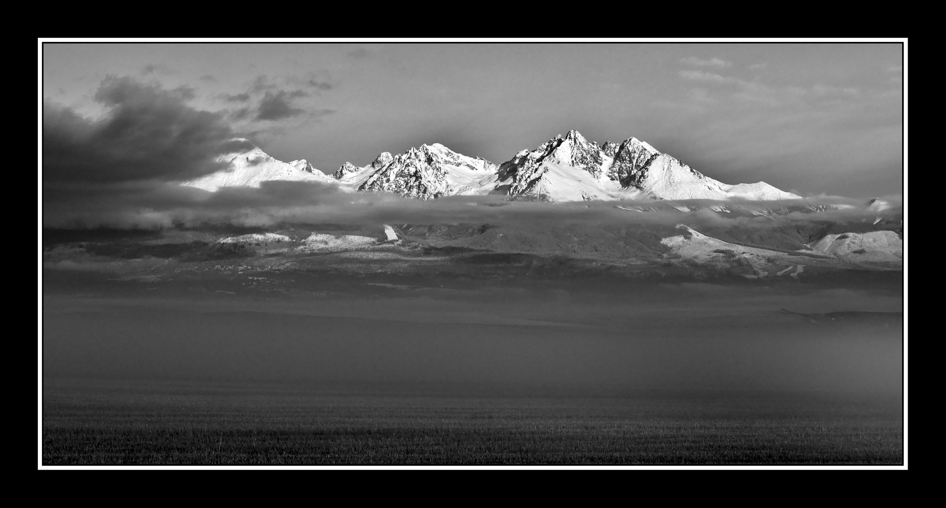 high tatras black white dark border free photo