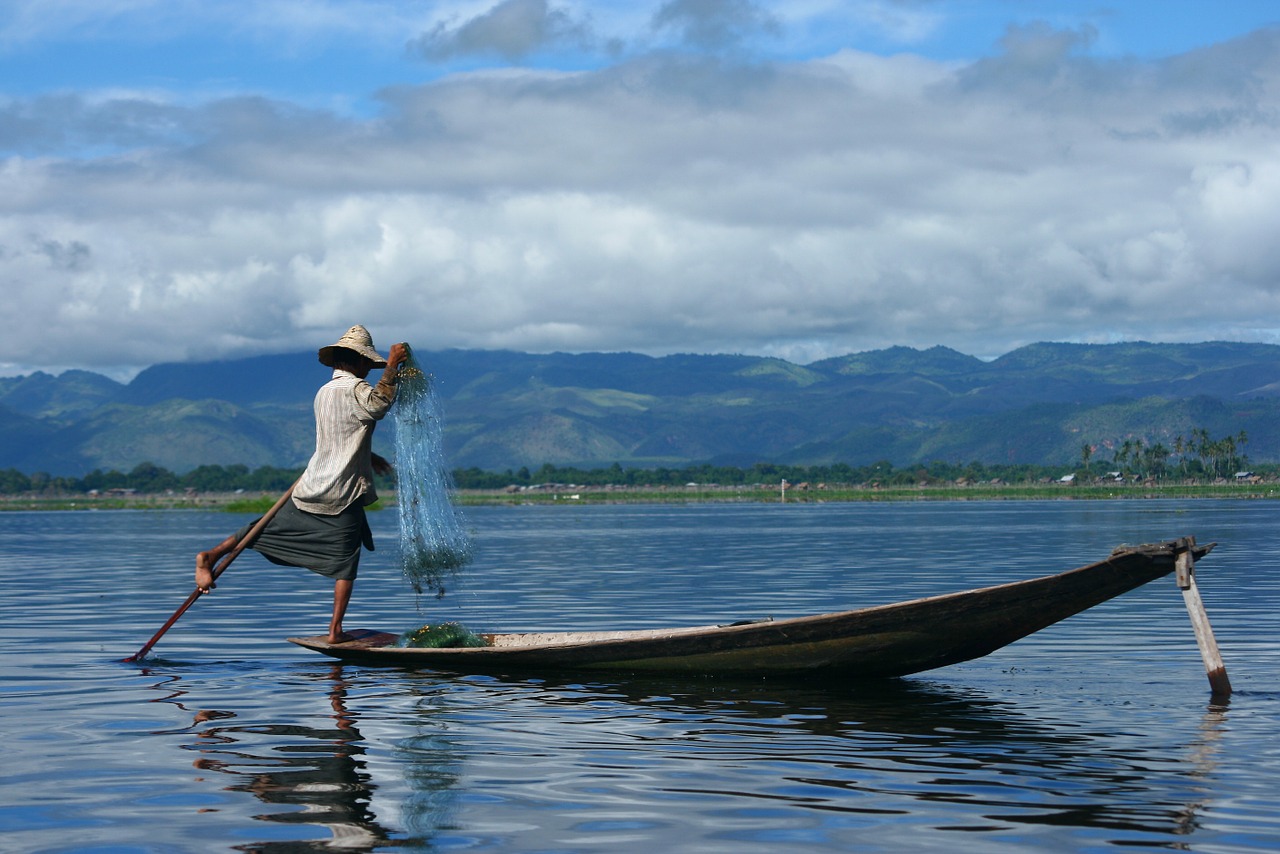 myanmar inle the fisherman free photo