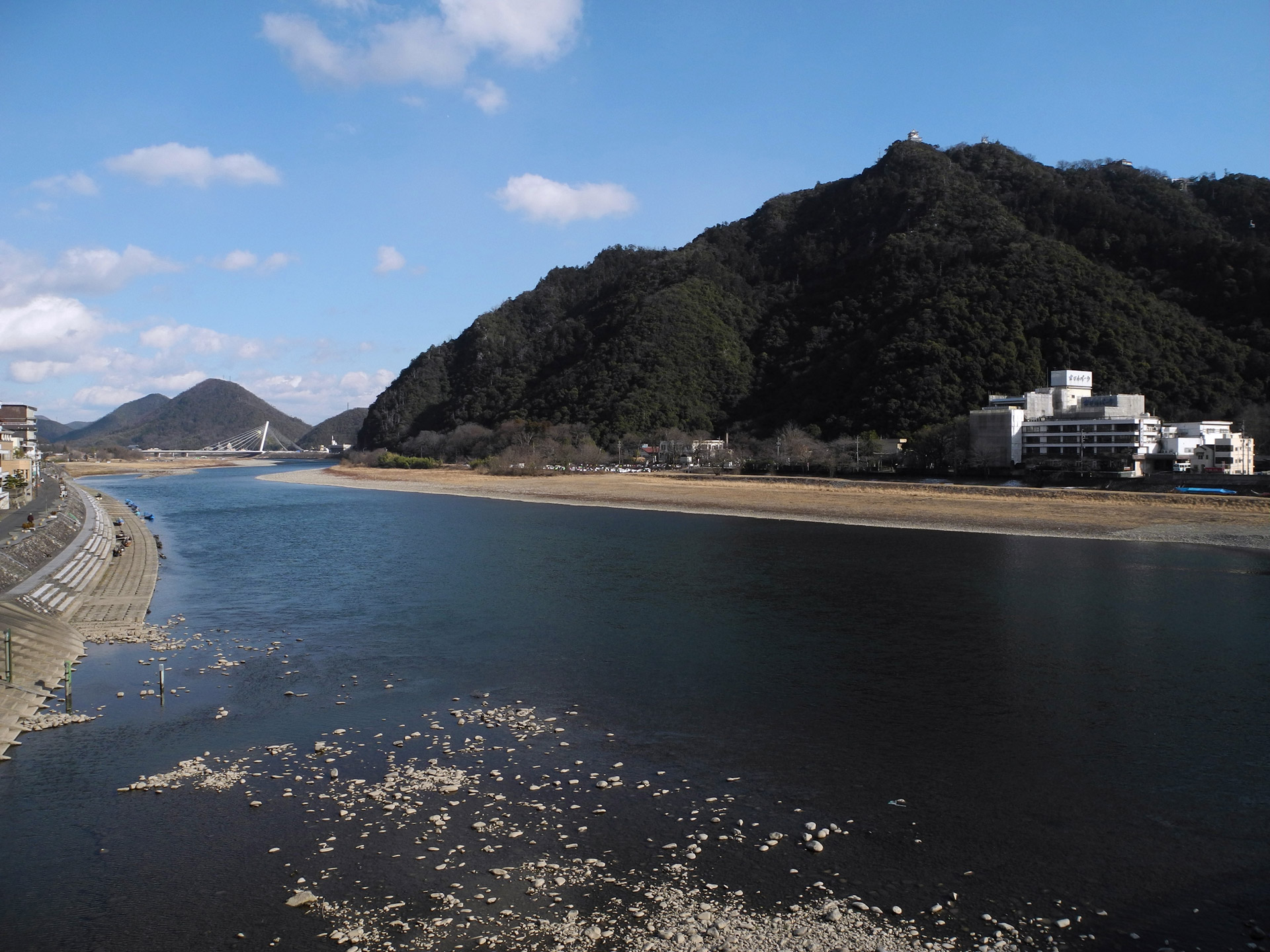 nagara river mt kinka nagara river and mt. kinka free photo