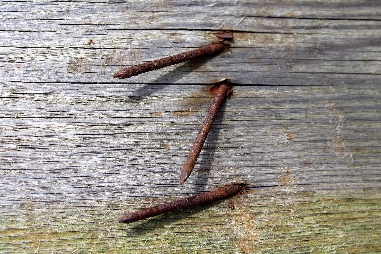 nails  rusty  corrosion free photo