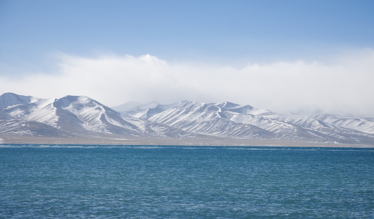 namco lake  snow mountain  mountains free photo