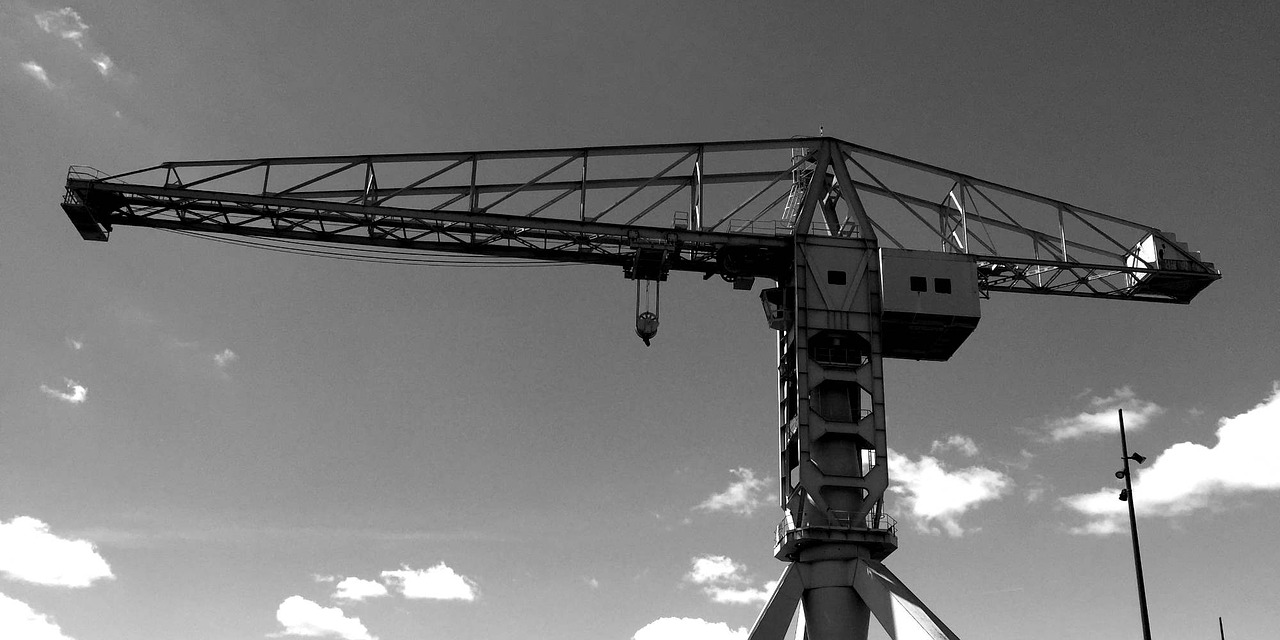 nantes crane sky free photo