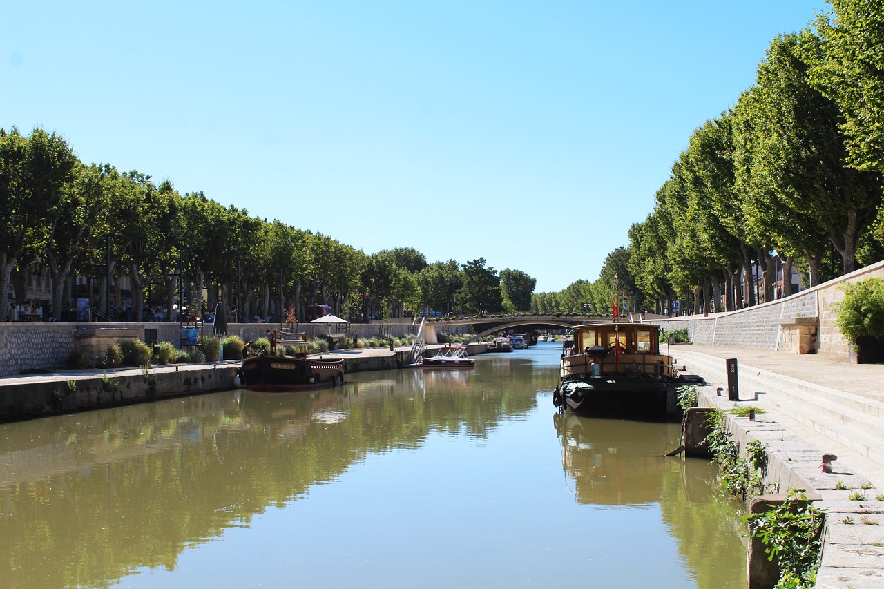 narbonne france channel free photo
