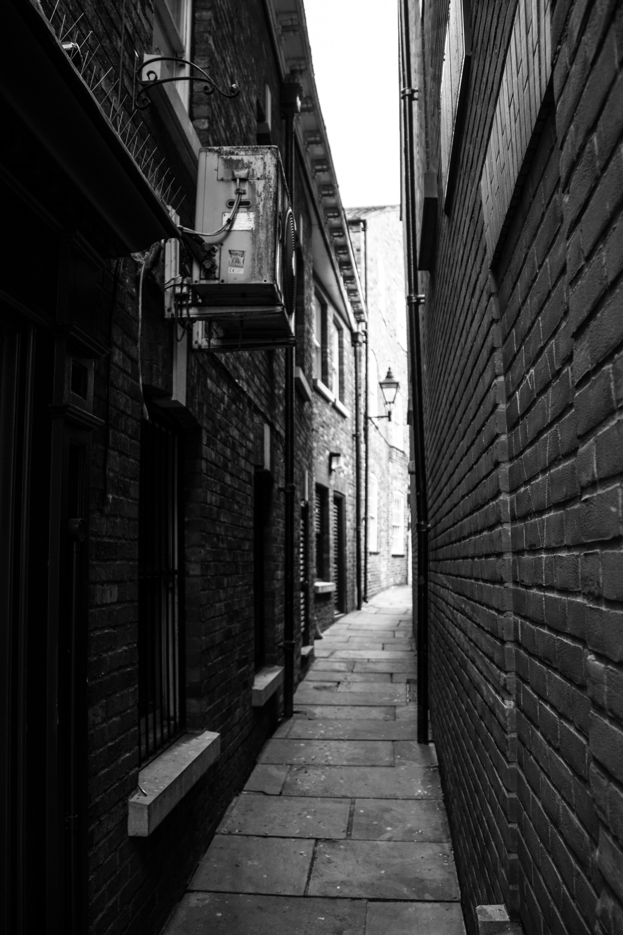 street wall narrow free photo