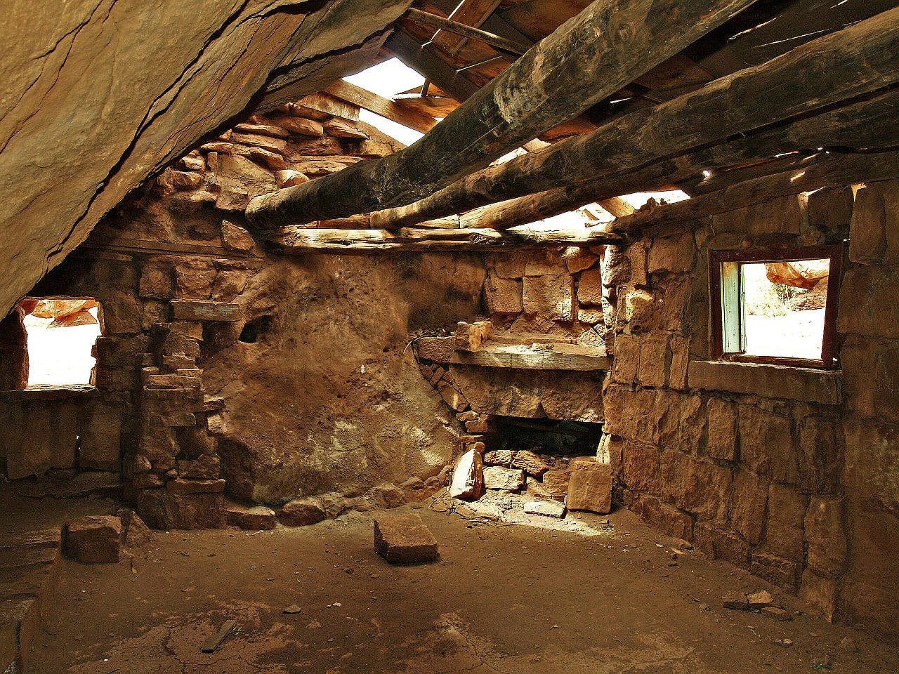 native shelter building free photo