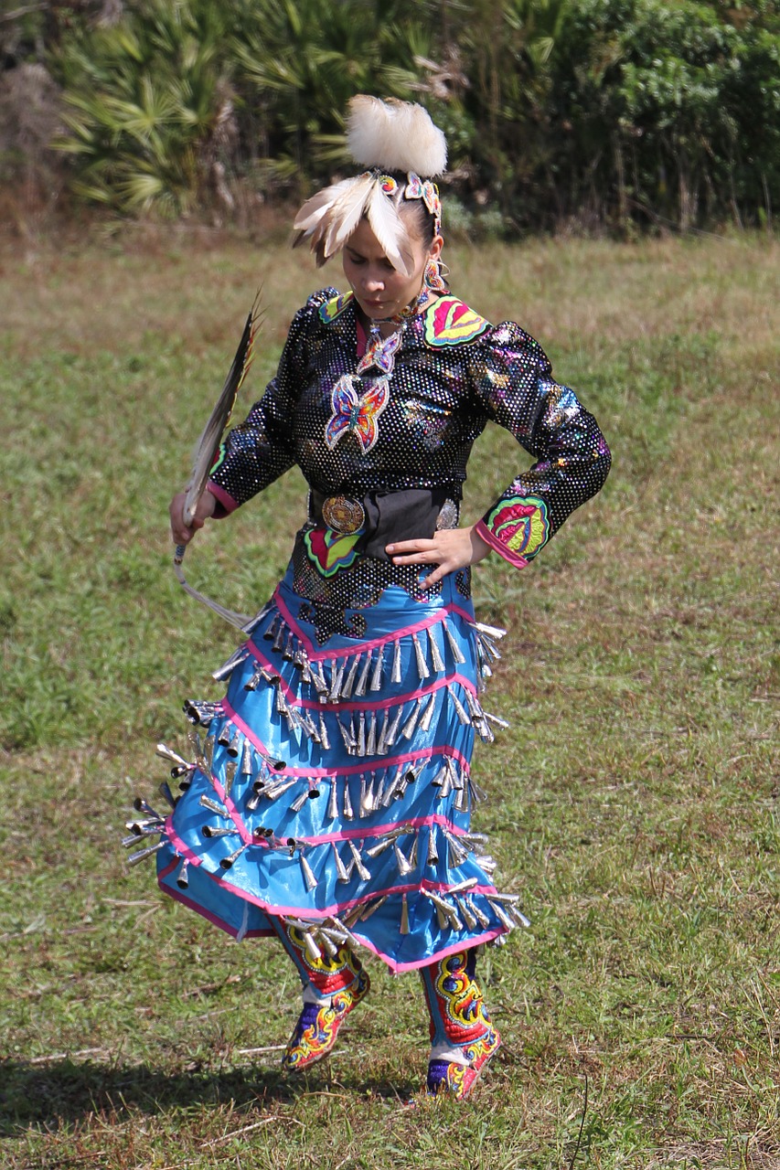 native american dancer costume free photo