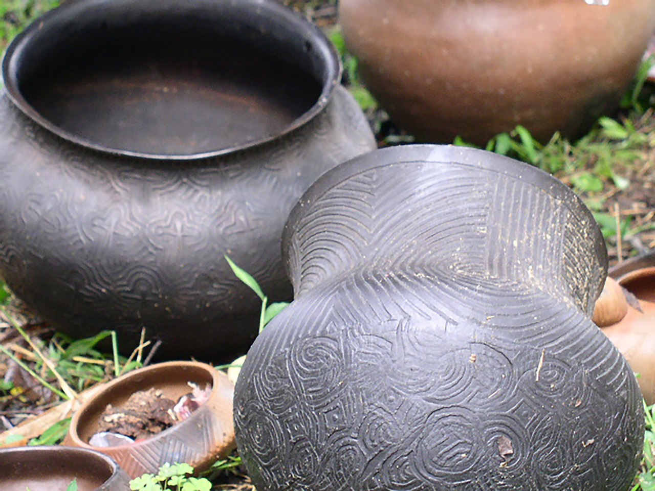 native american pottery clay jugs free photo