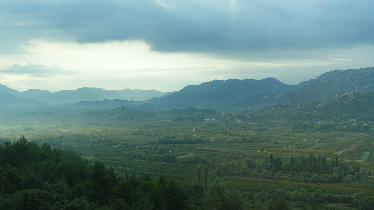 nature panorama of mountain free photo