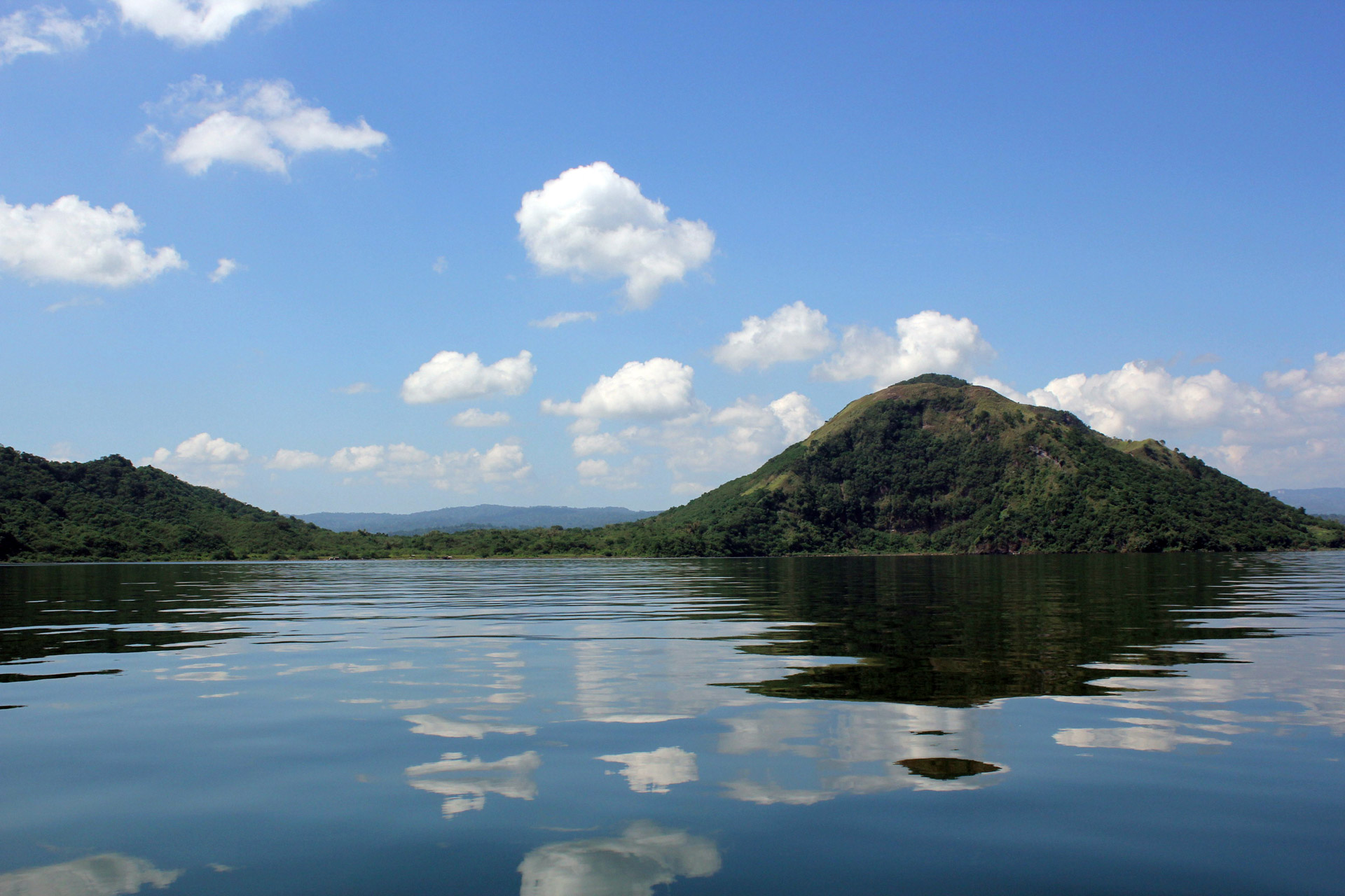 nature mountain clouds free photo