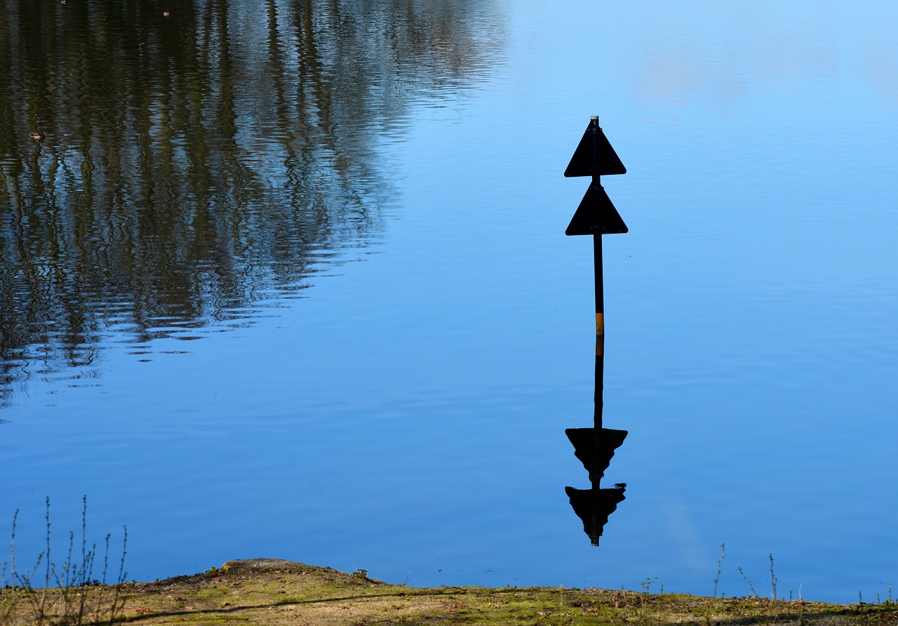 nautical daymark mirroring free photo