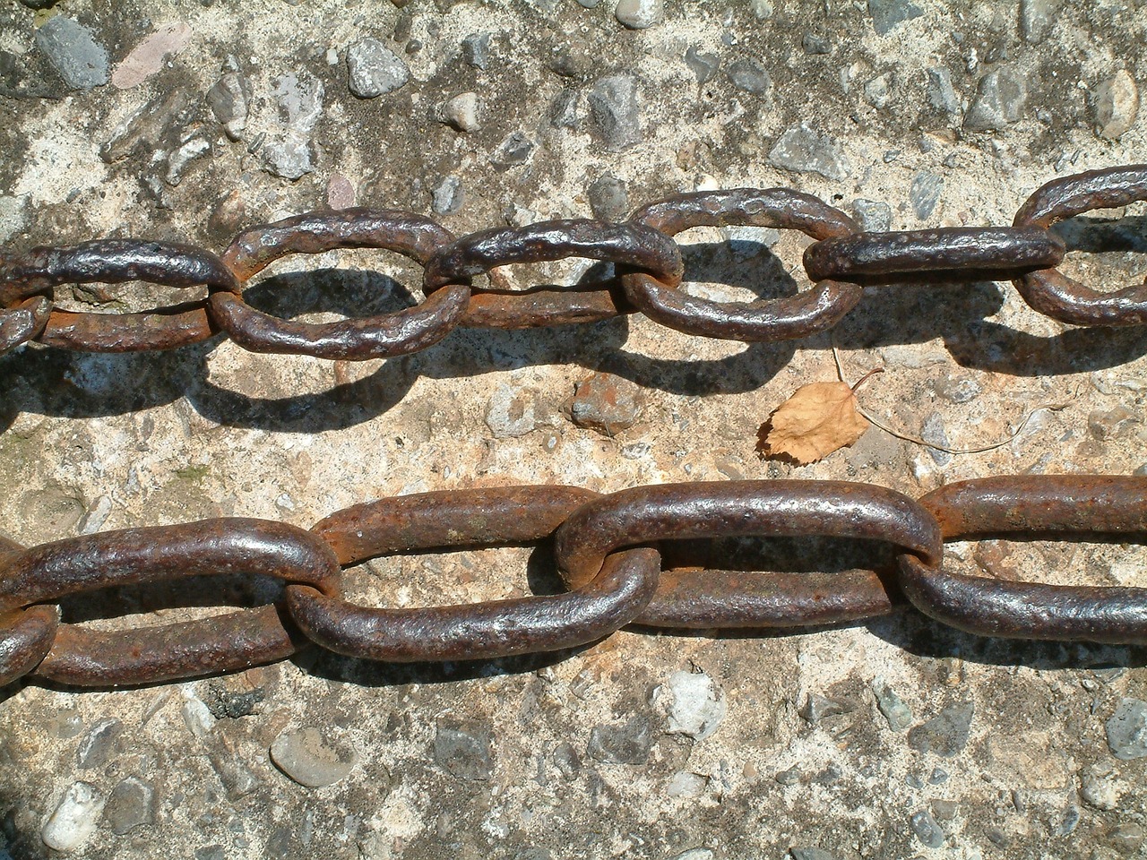 necklace rusty link free photo