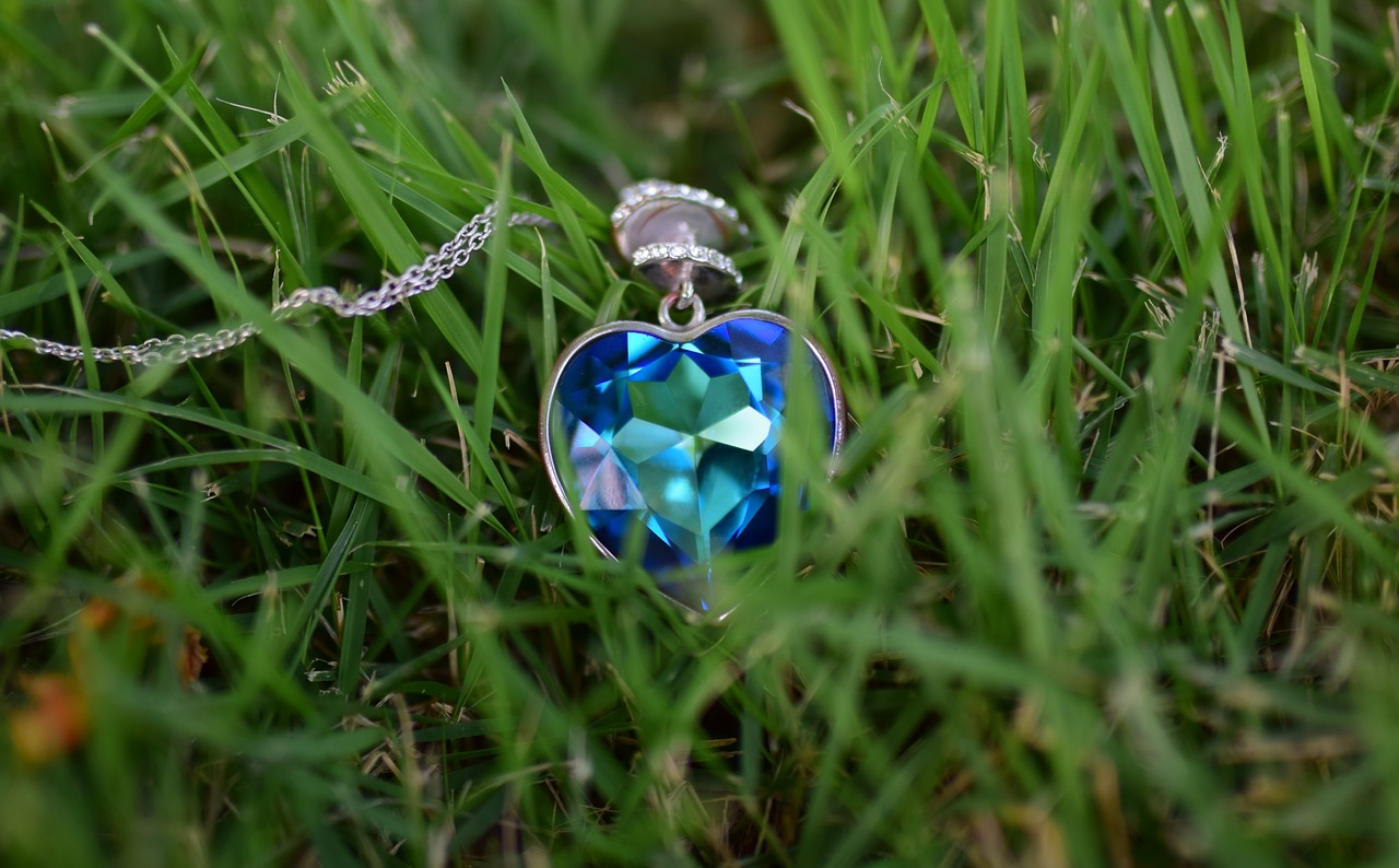 necklace blue hart blue diamond free photo