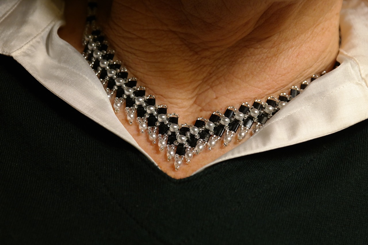 necklace jewellery woman free photo