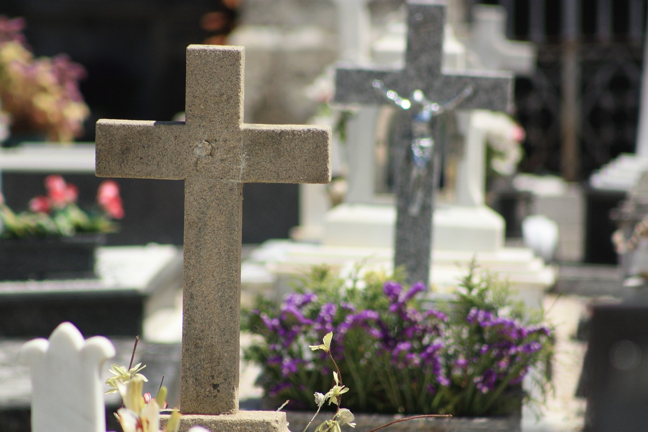 necropolis cross of granite tomb free photo