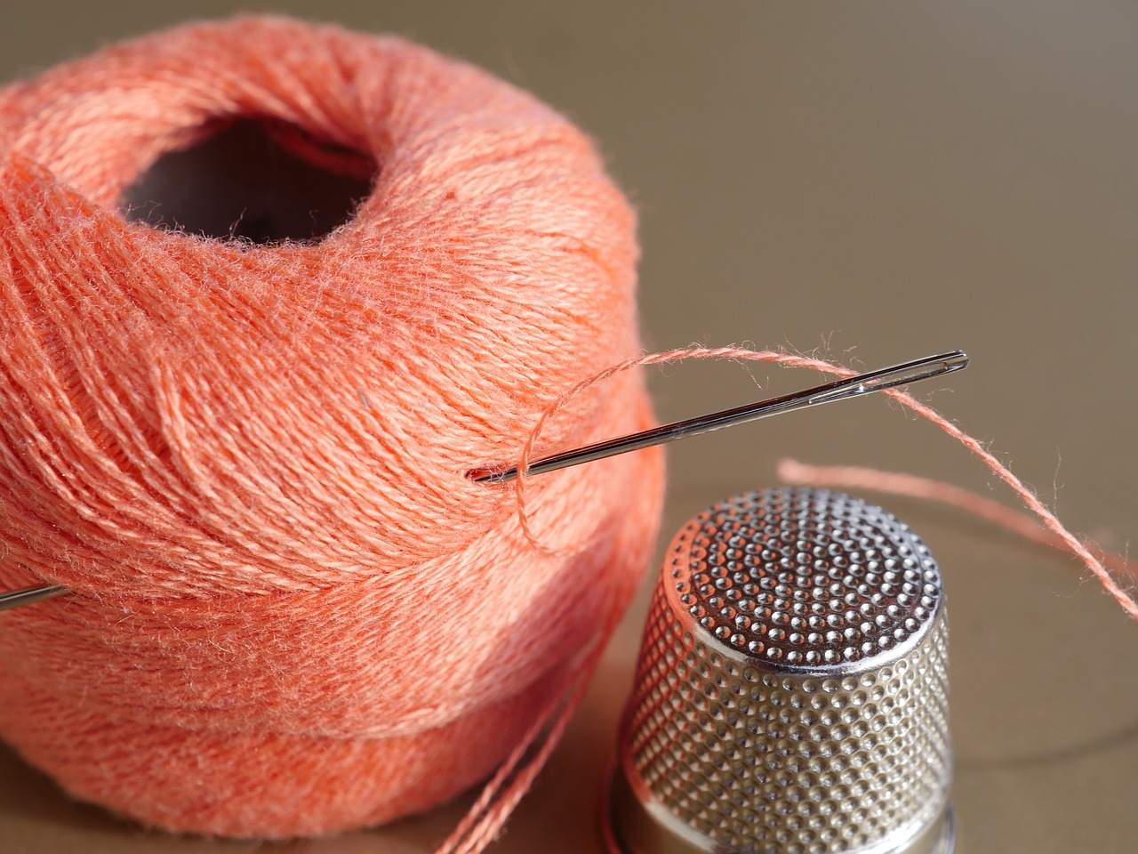 needle thread sewing thread free photo