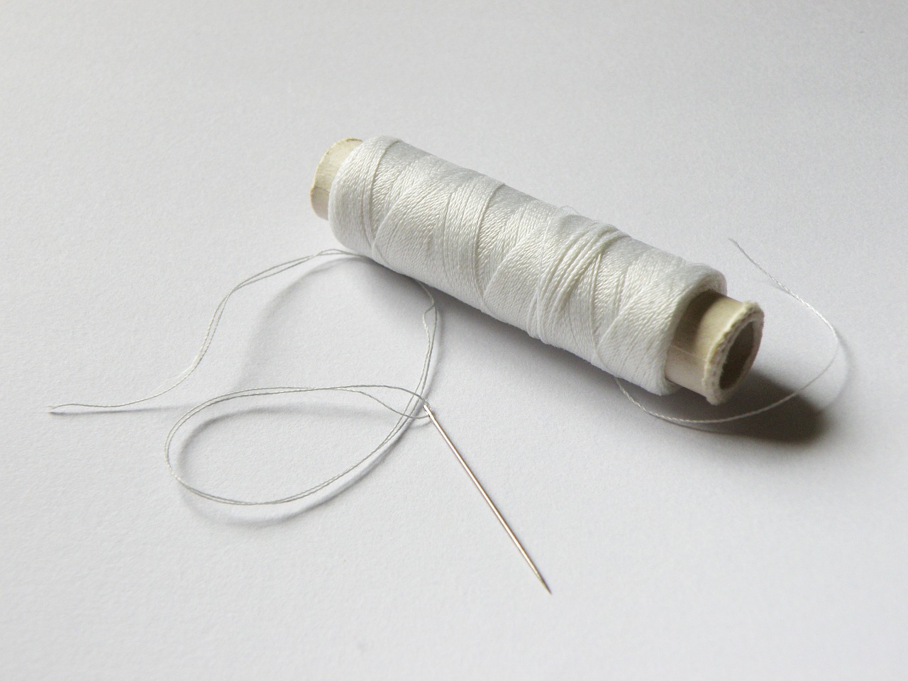 needle thread reels free photo