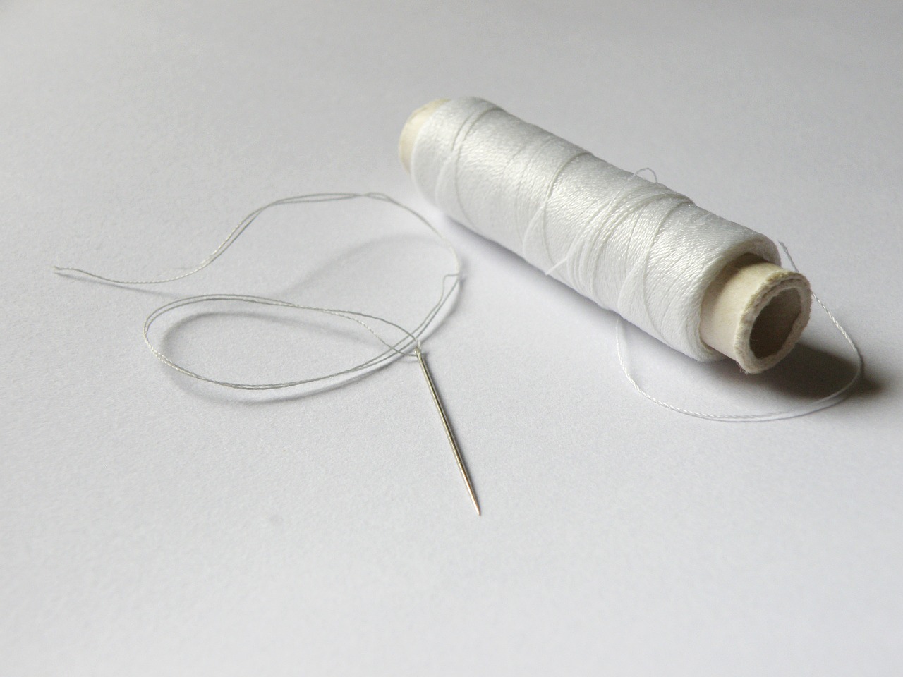 needle thread reels free photo
