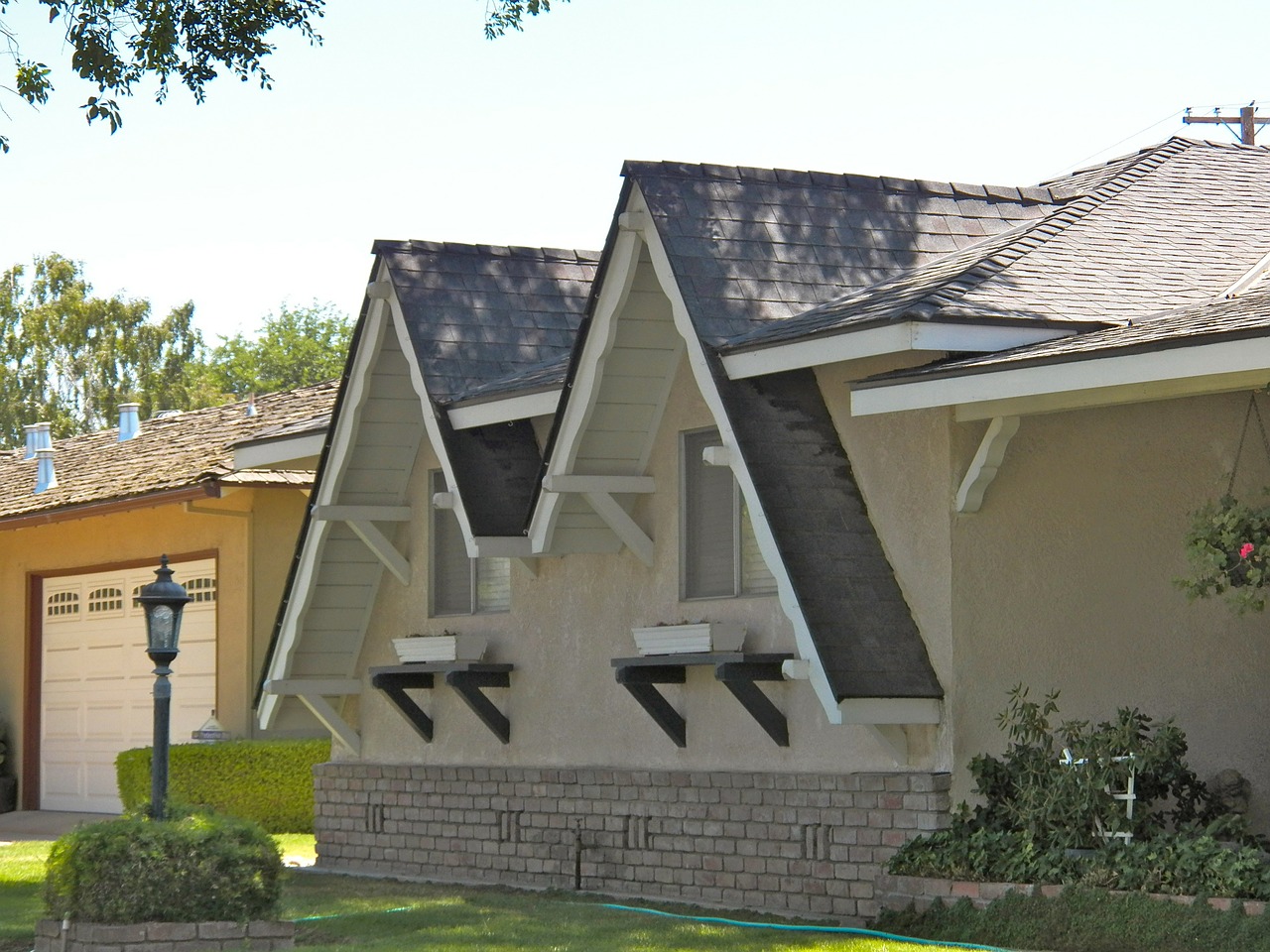neighborhood dwelling roof line free photo