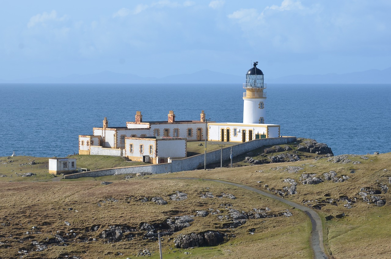 neist point  lighthouse  isle of skye free photo