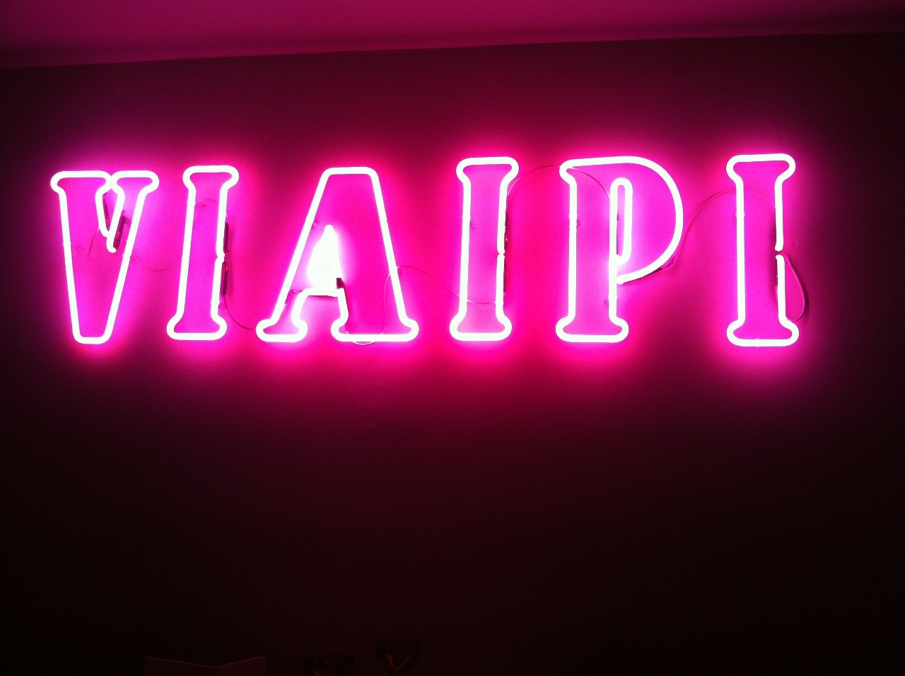 neon light viaipi free photo