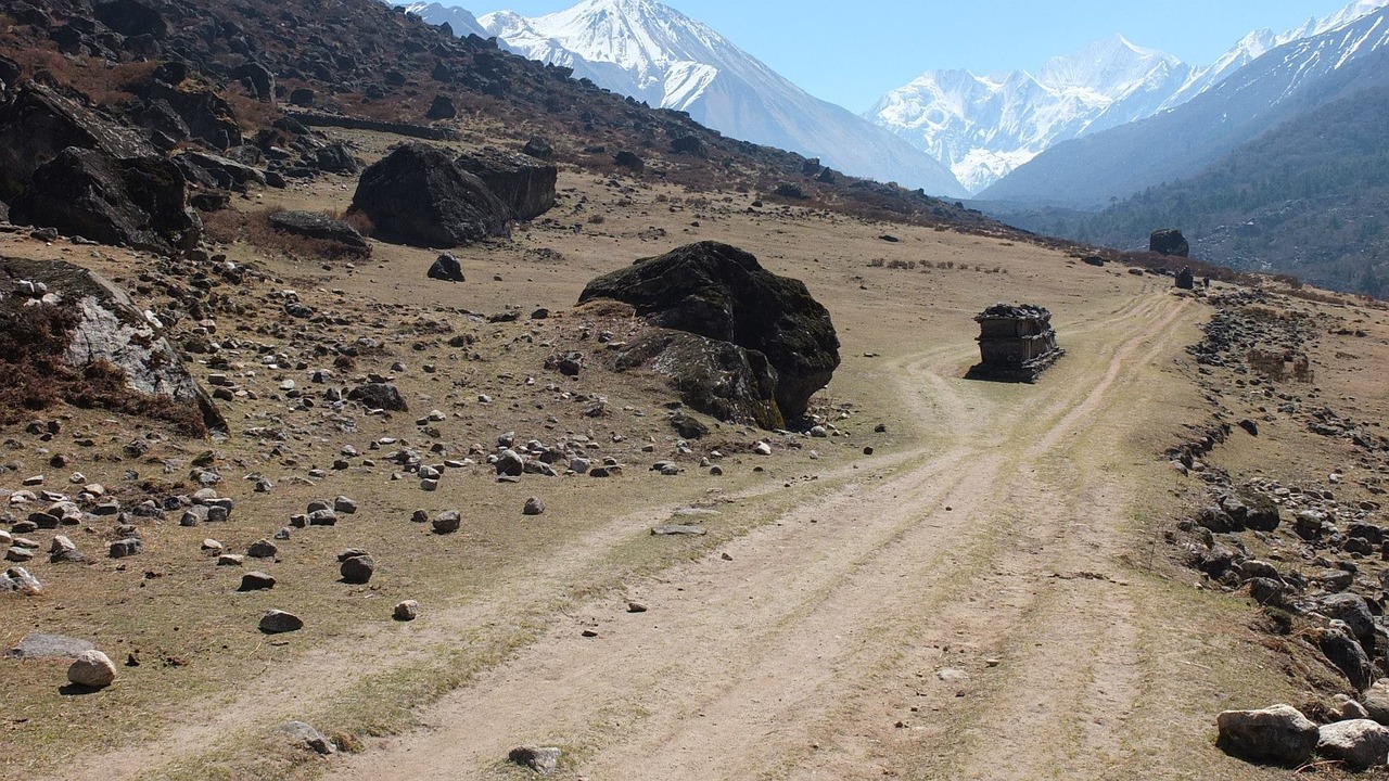 nepal mountain mountains free photo
