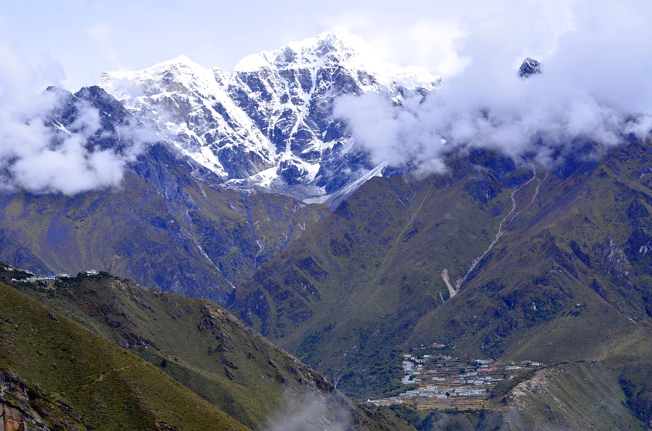 nepal  mountain  himalayas free photo