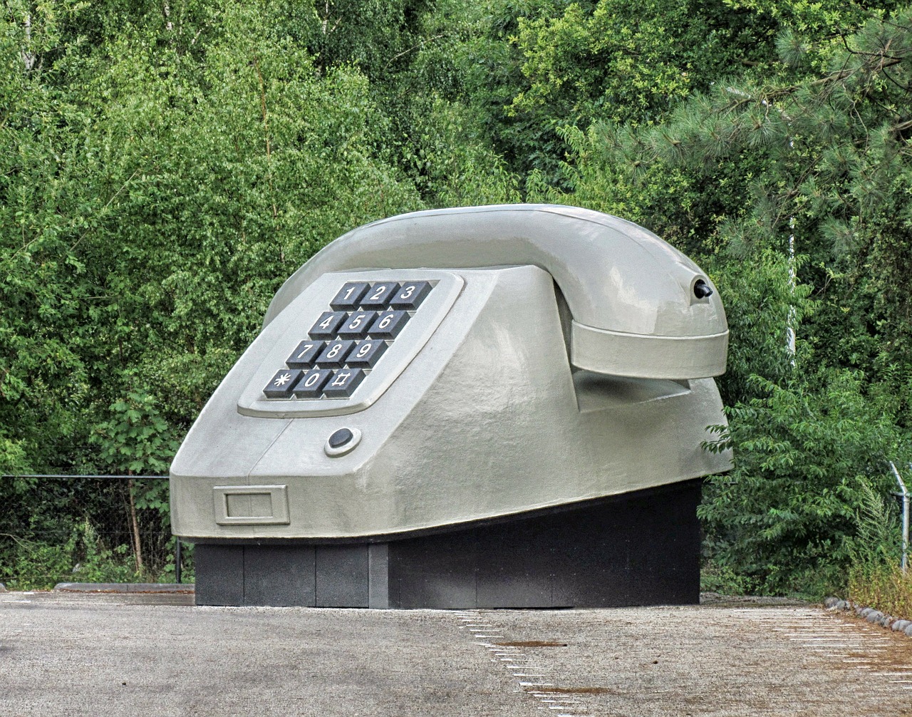 netherlands large phone sculpture free photo