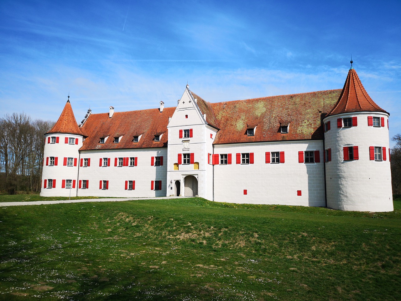 neuburg  castle  blue free photo