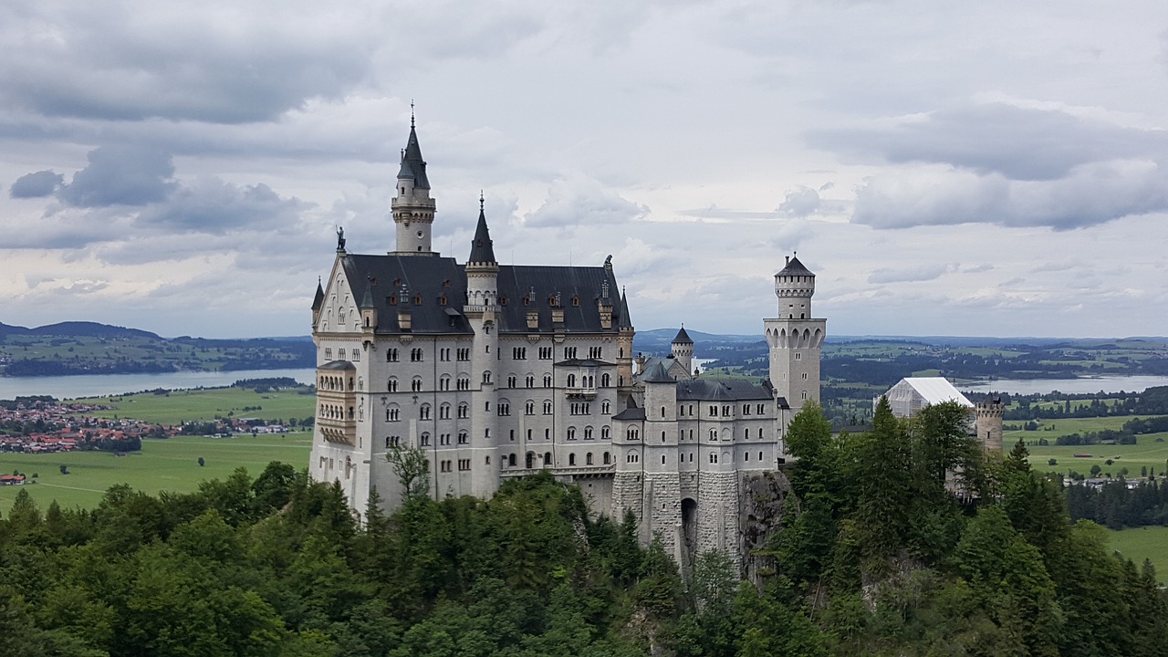 neuschwanstein castle castle schwangau free photo