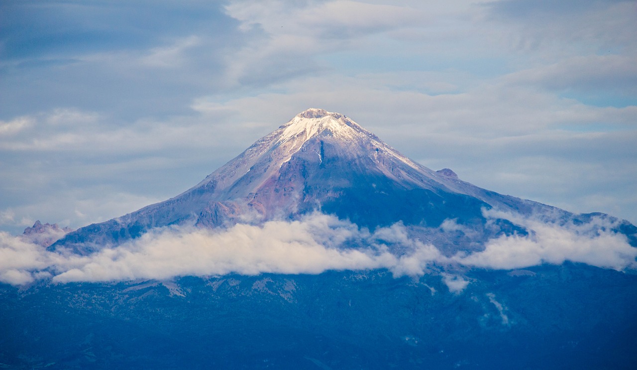 nevado  volcano  snow free photo