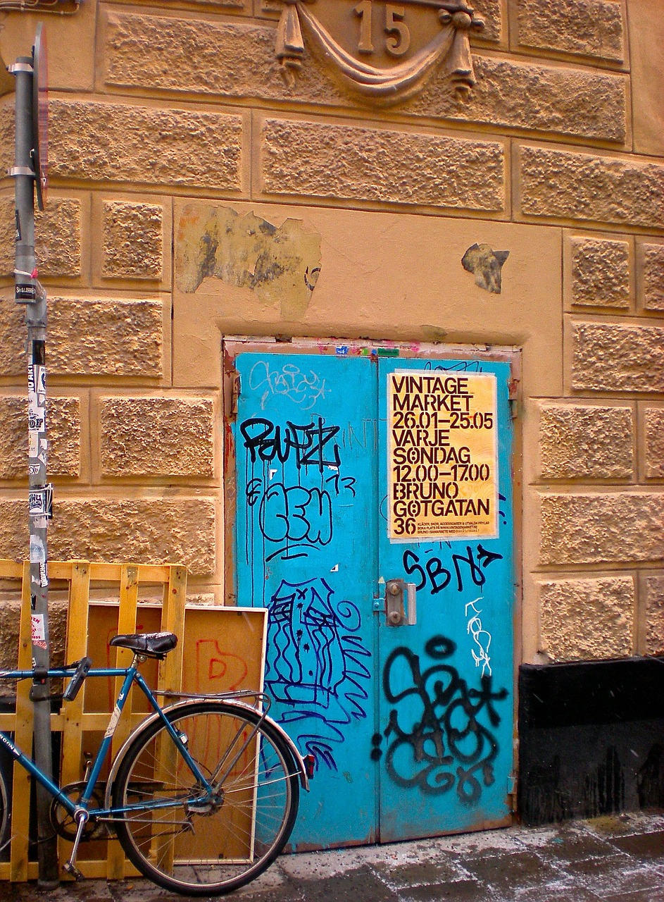 new and old door graffiti free photo