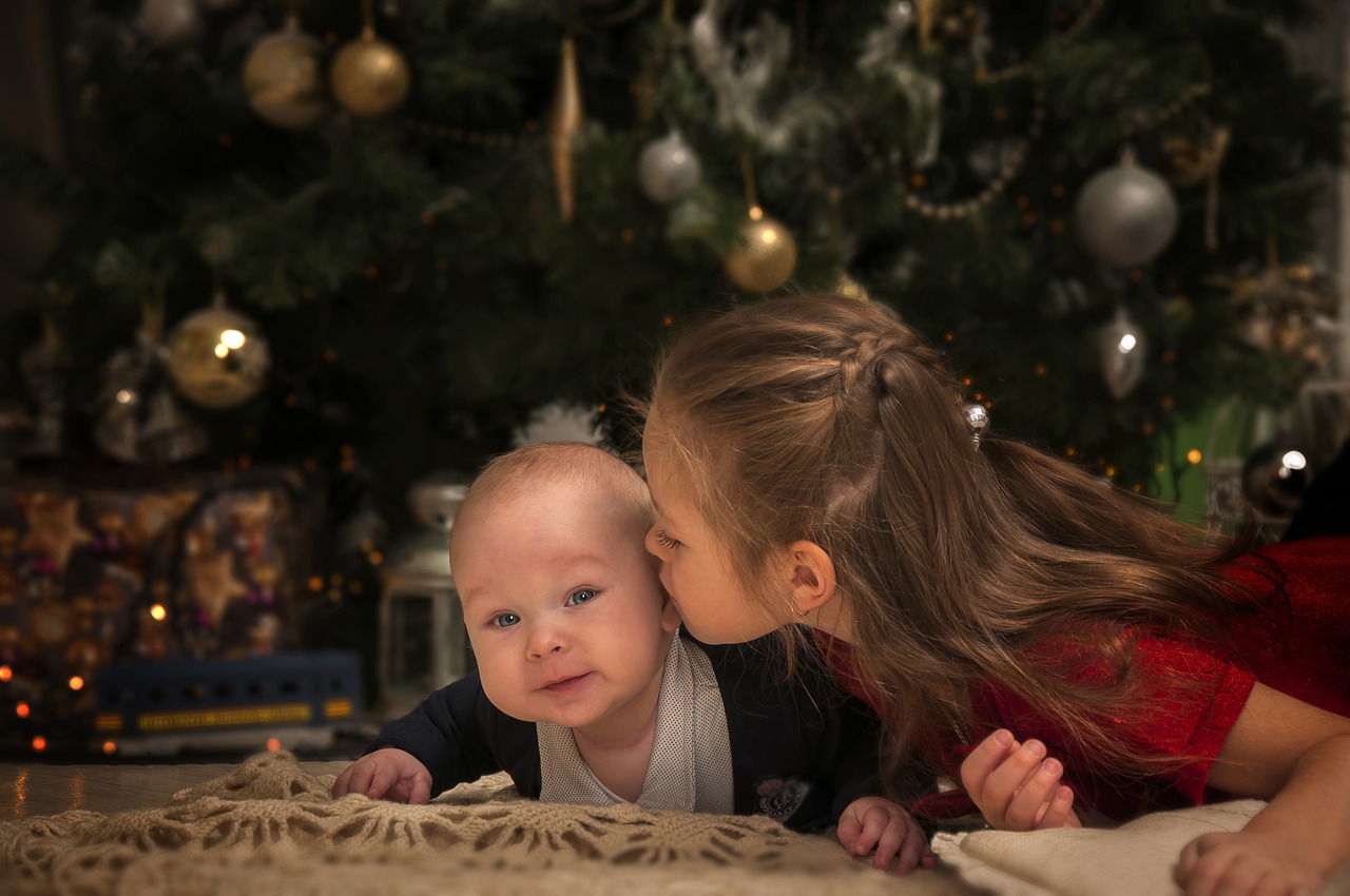 new year's eve  christmas tree  kids free photo