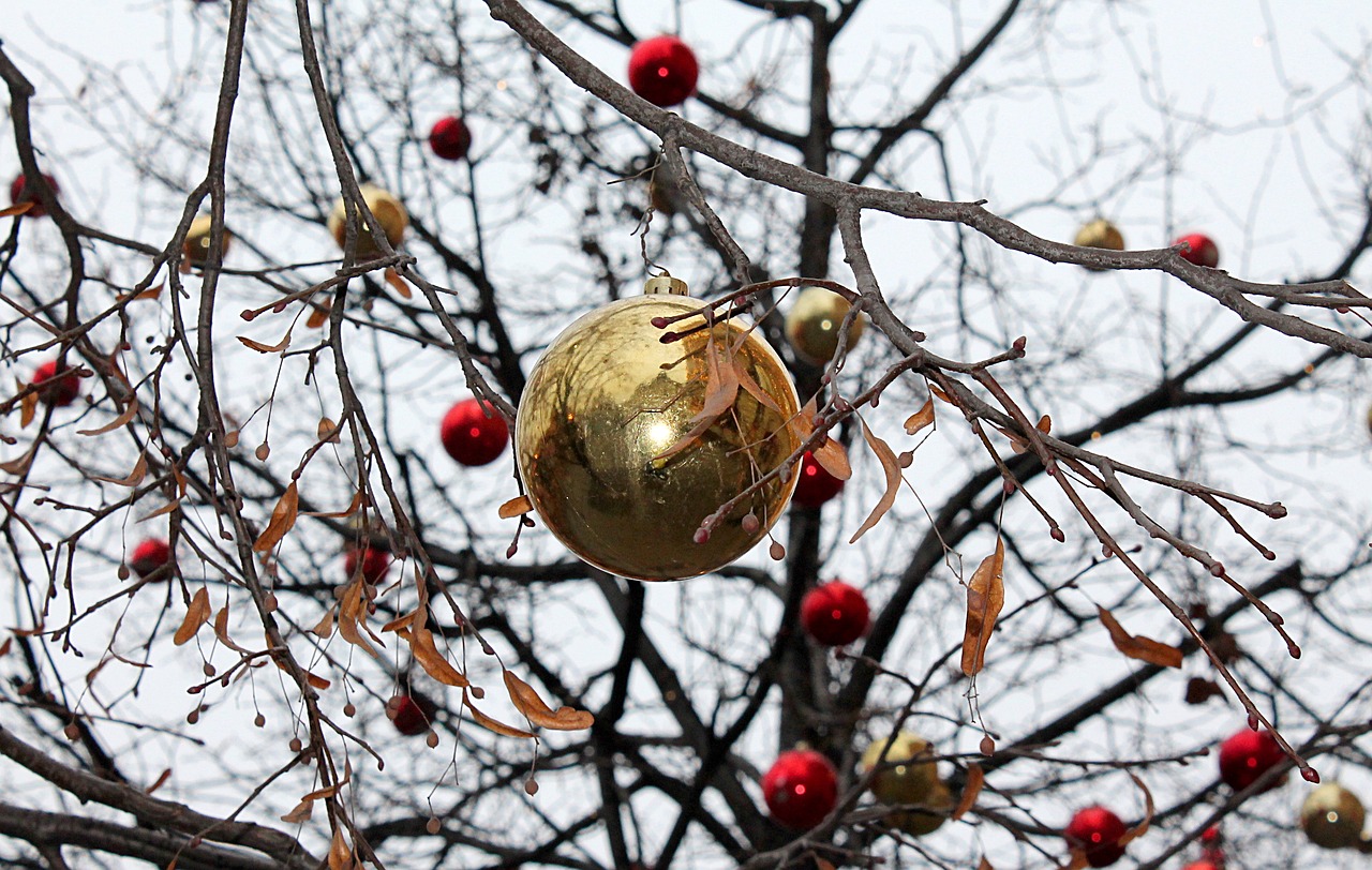 new year's eve ball new year's eve christmas tree toy free photo