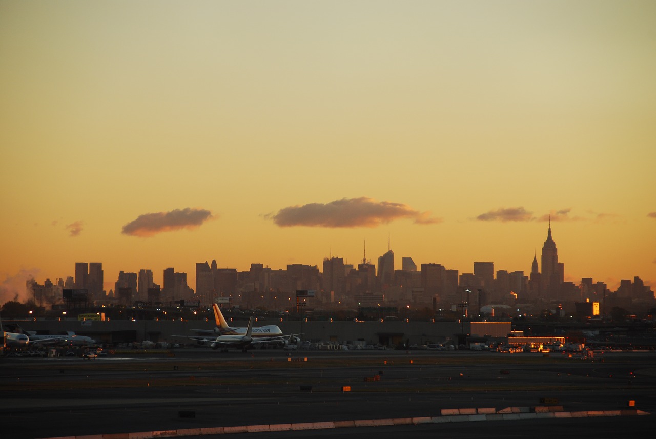 new york airport skyline free photo