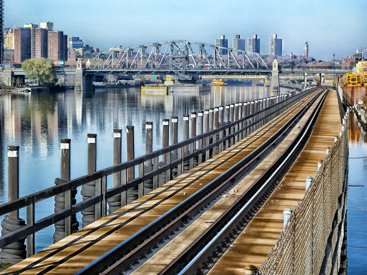 new york city the bronx railroad free photo