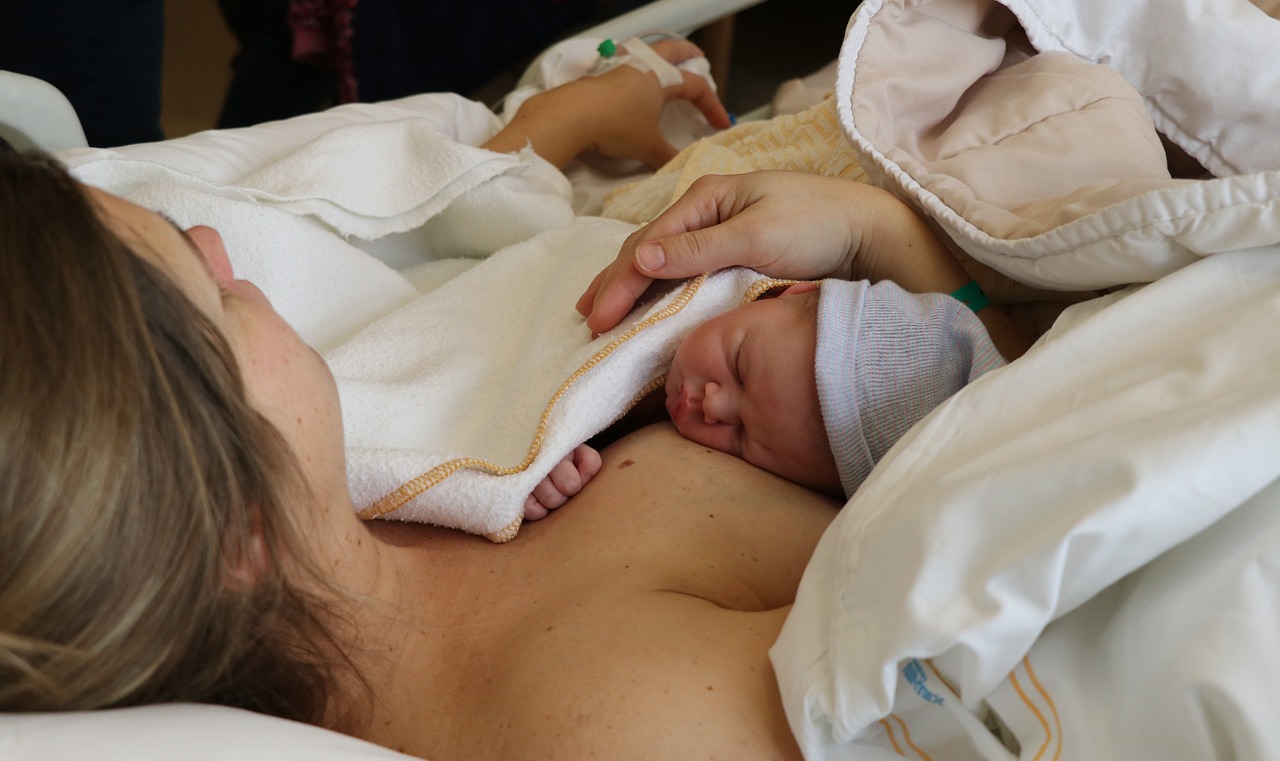 newborn  baby  childbirth free photo