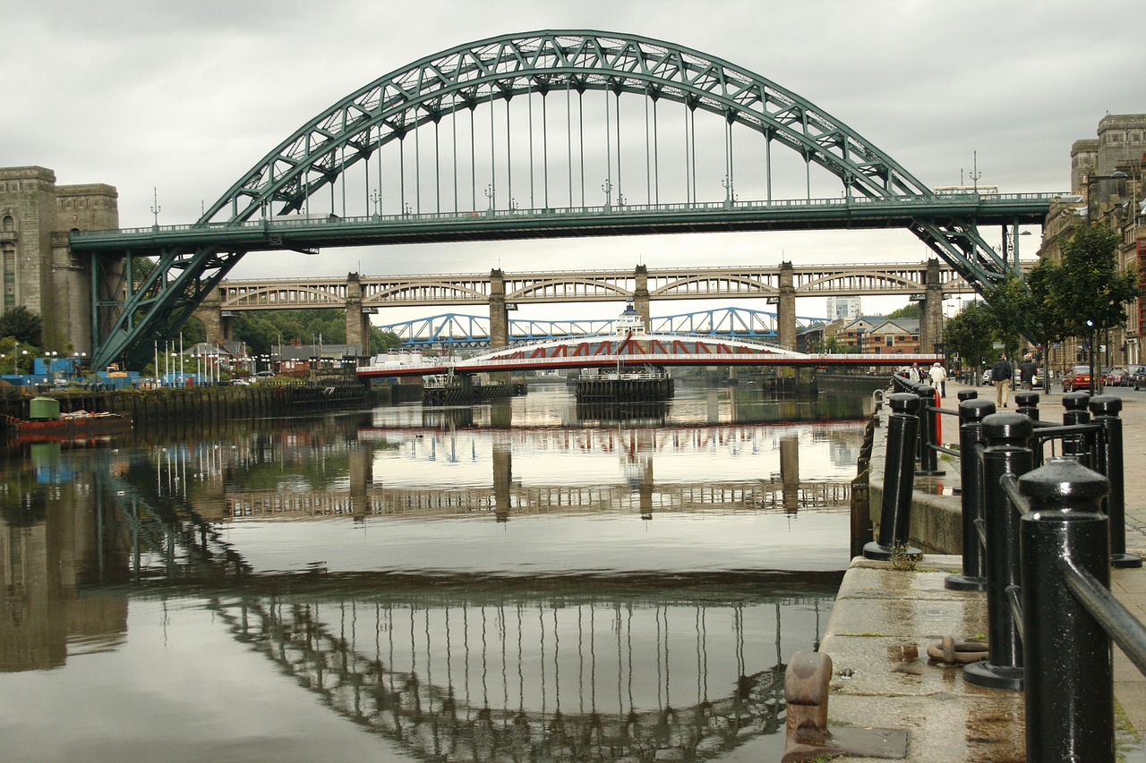 newcastle upon tyne bridge newcastle upon tyne city newcastle upon tyne landmark free photo