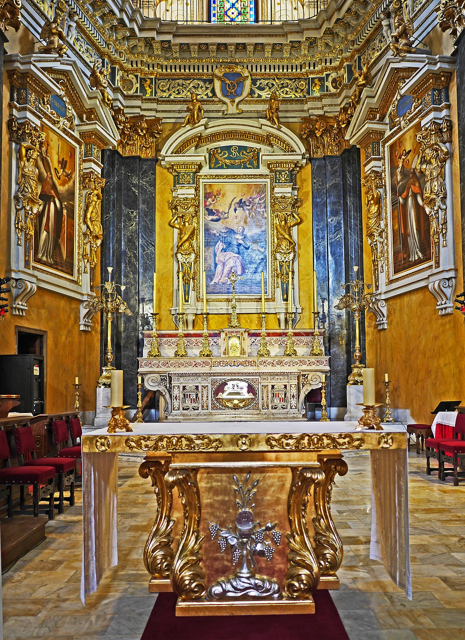 nice cathedral main altar free photo