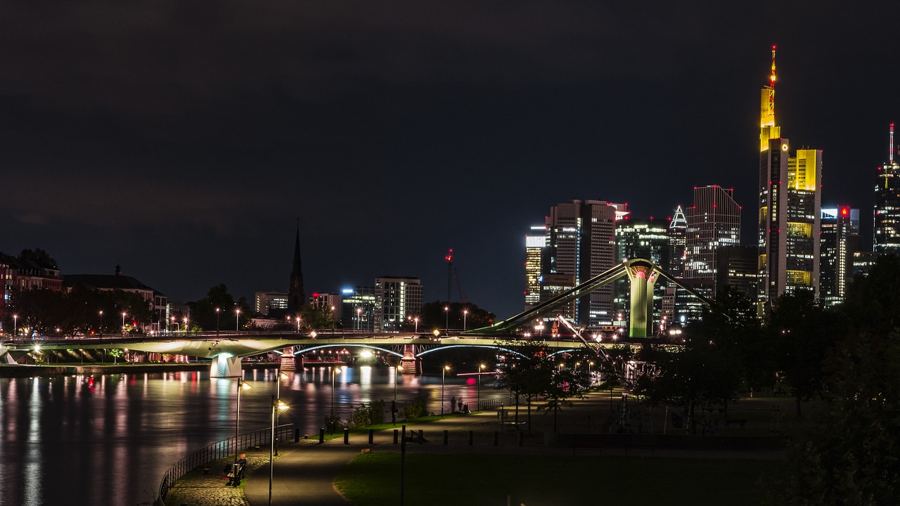 frankfurt main river night free photo