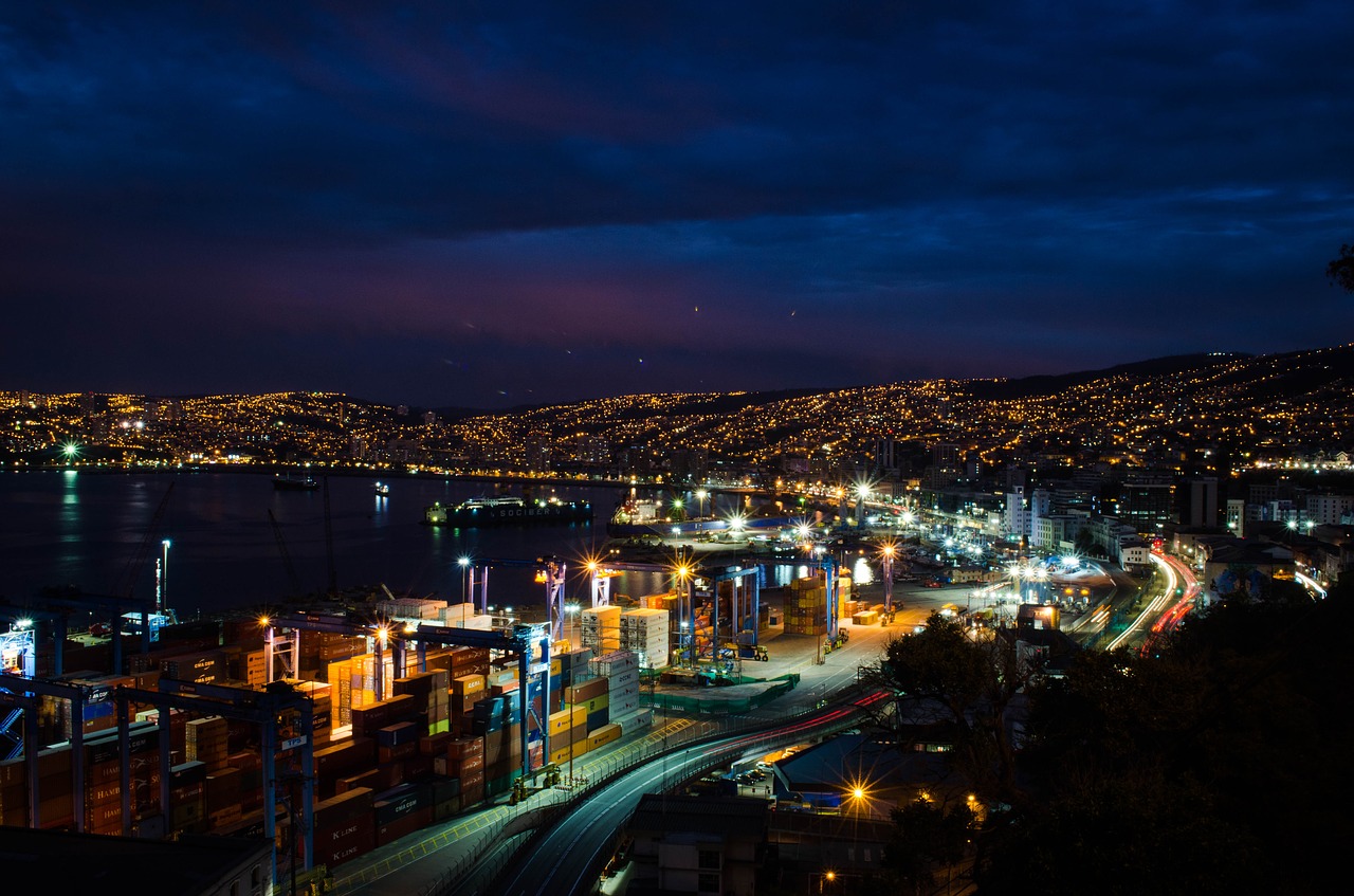 night city valparaiso free photo