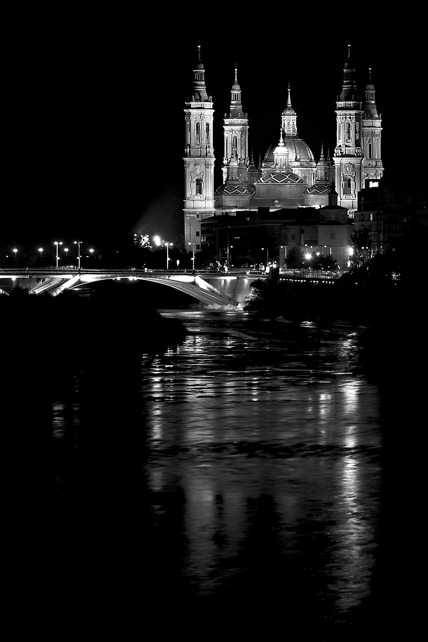 night church cathedral free photo