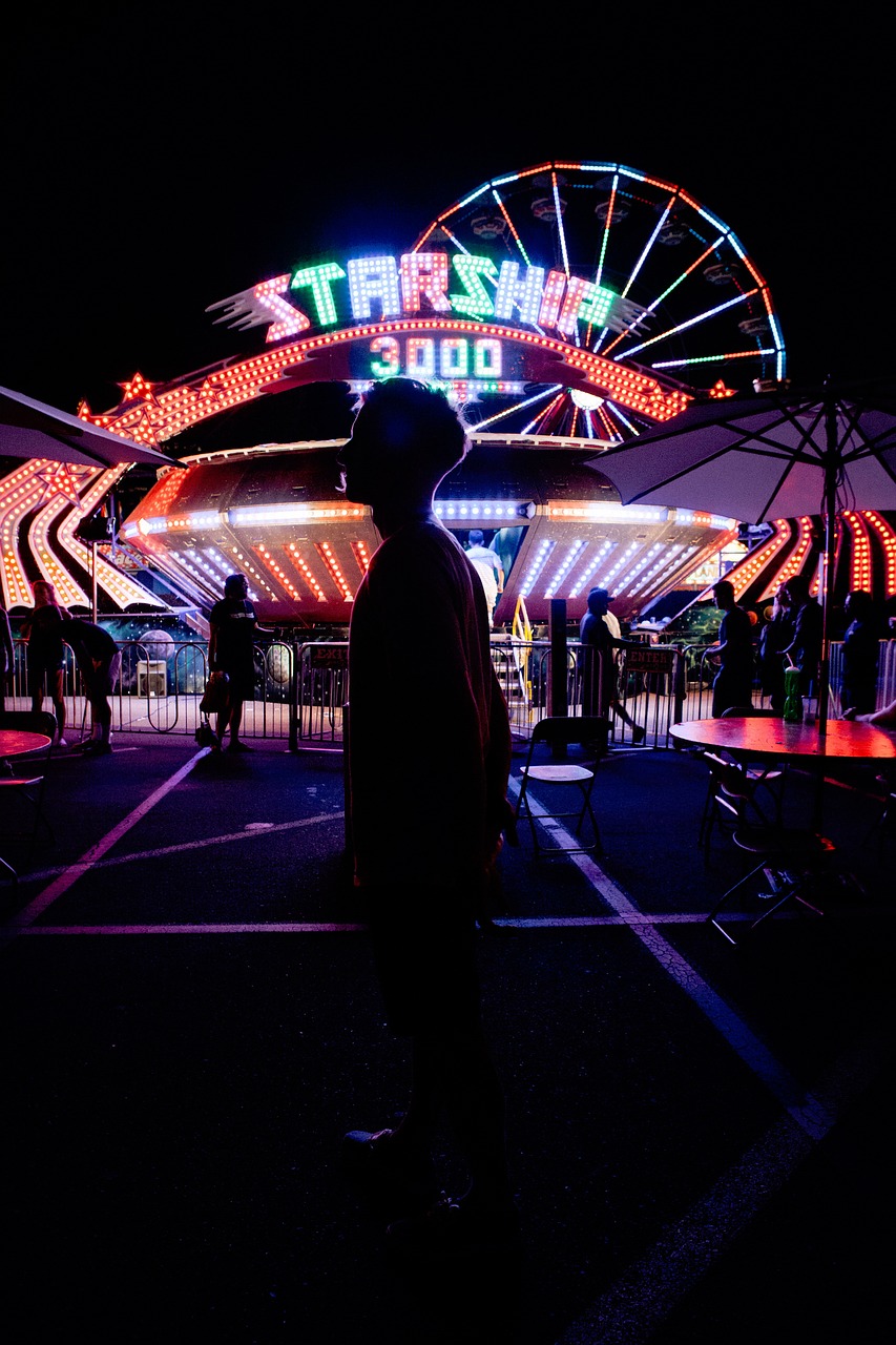 night fun carnival free photo