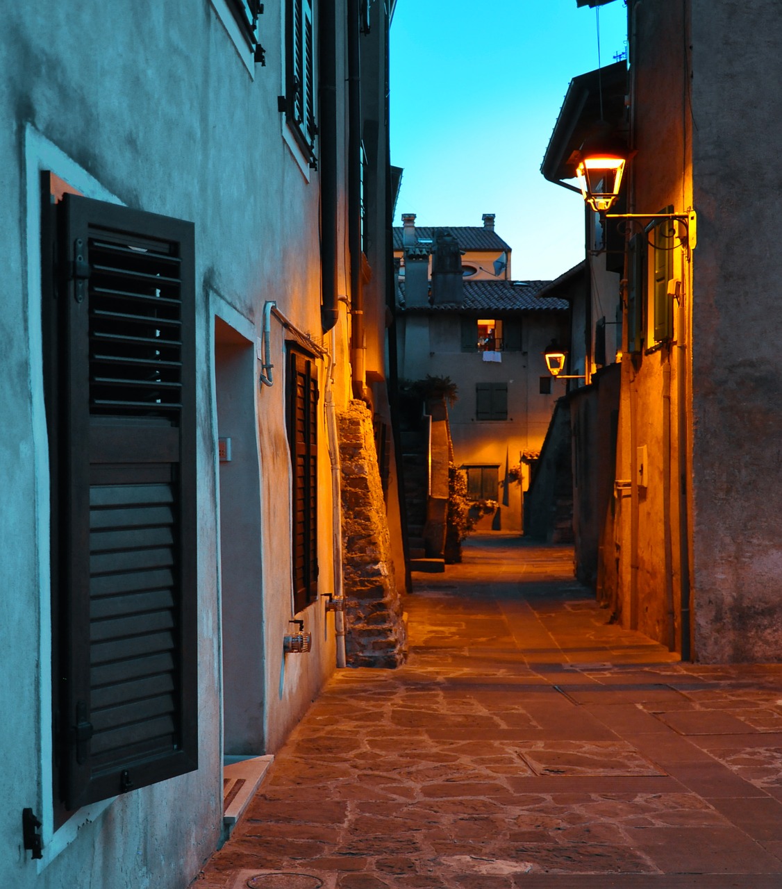 night  street  houses free photo