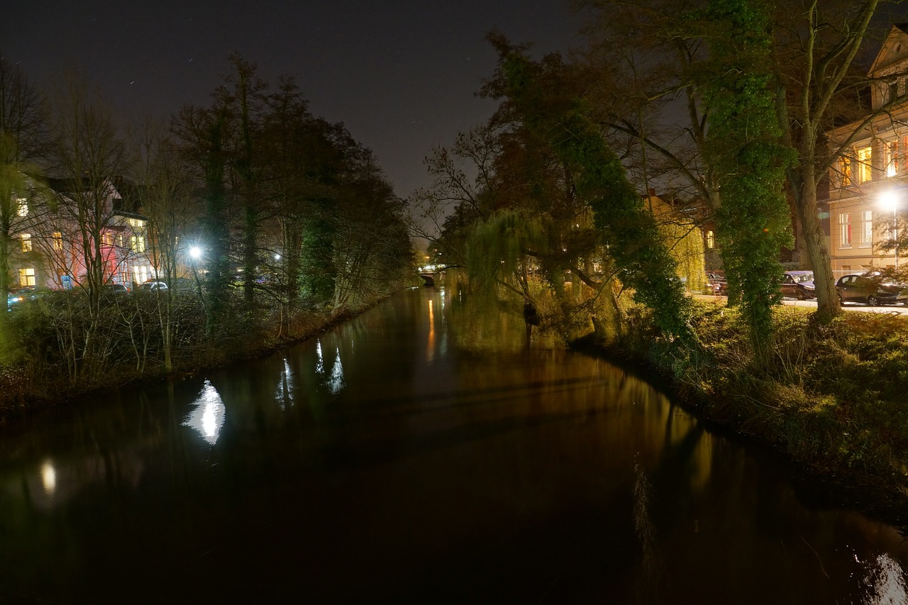 night photograph in stade on the castle moat free photo