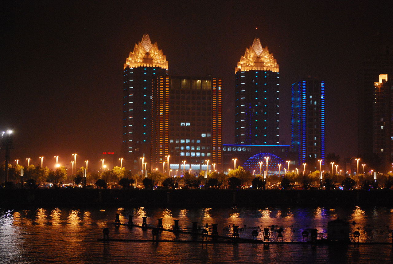 skyline night view free photo